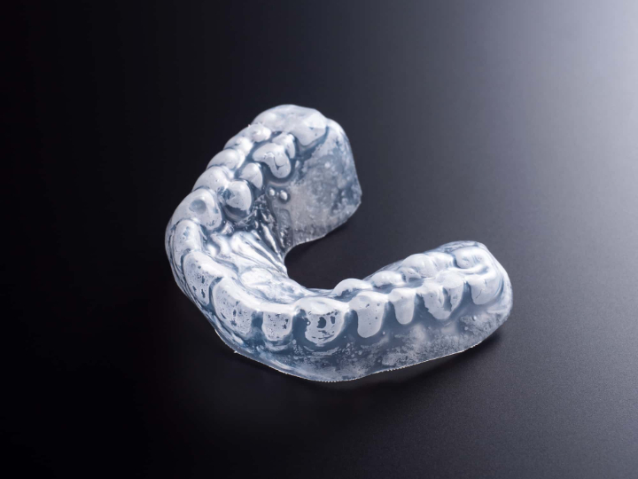 顎関節症の治療器具の一つであるスプリントのイメージ
