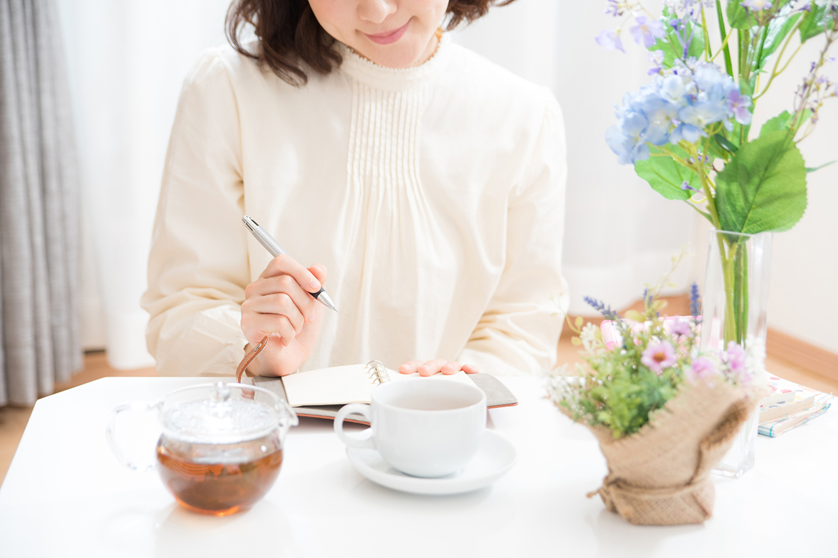 定期検診の受診間隔の決める女性