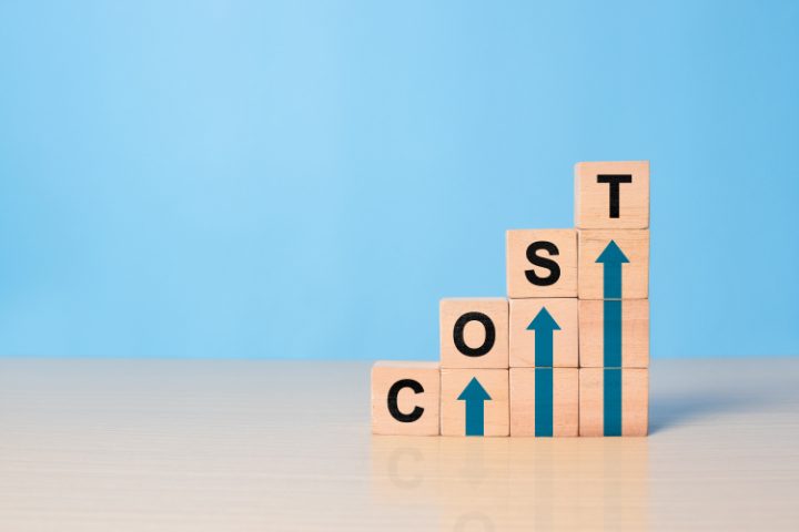 インプラント治療が高額な理由を考えるイメージ