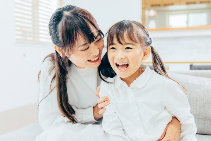 インビザライン・ファーストで矯正をした女の子と母親