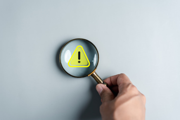 大人の受け口を放置するリスクのイメージ