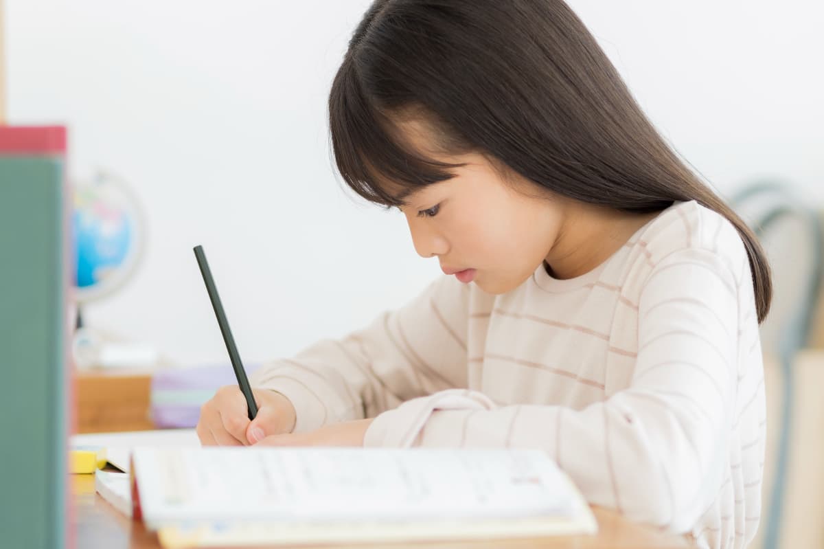 勉強の姿勢を見直すイメージ